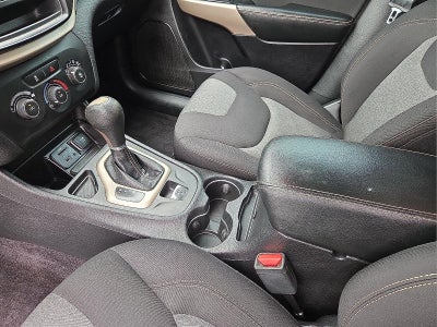 2017 Jeep Cherokee Sport
