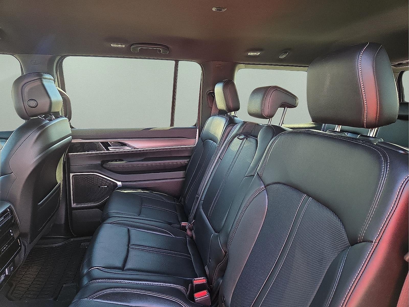 2025 Jeep Wagoneer Base