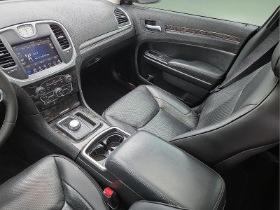 2023 Chrysler 300 Touring L