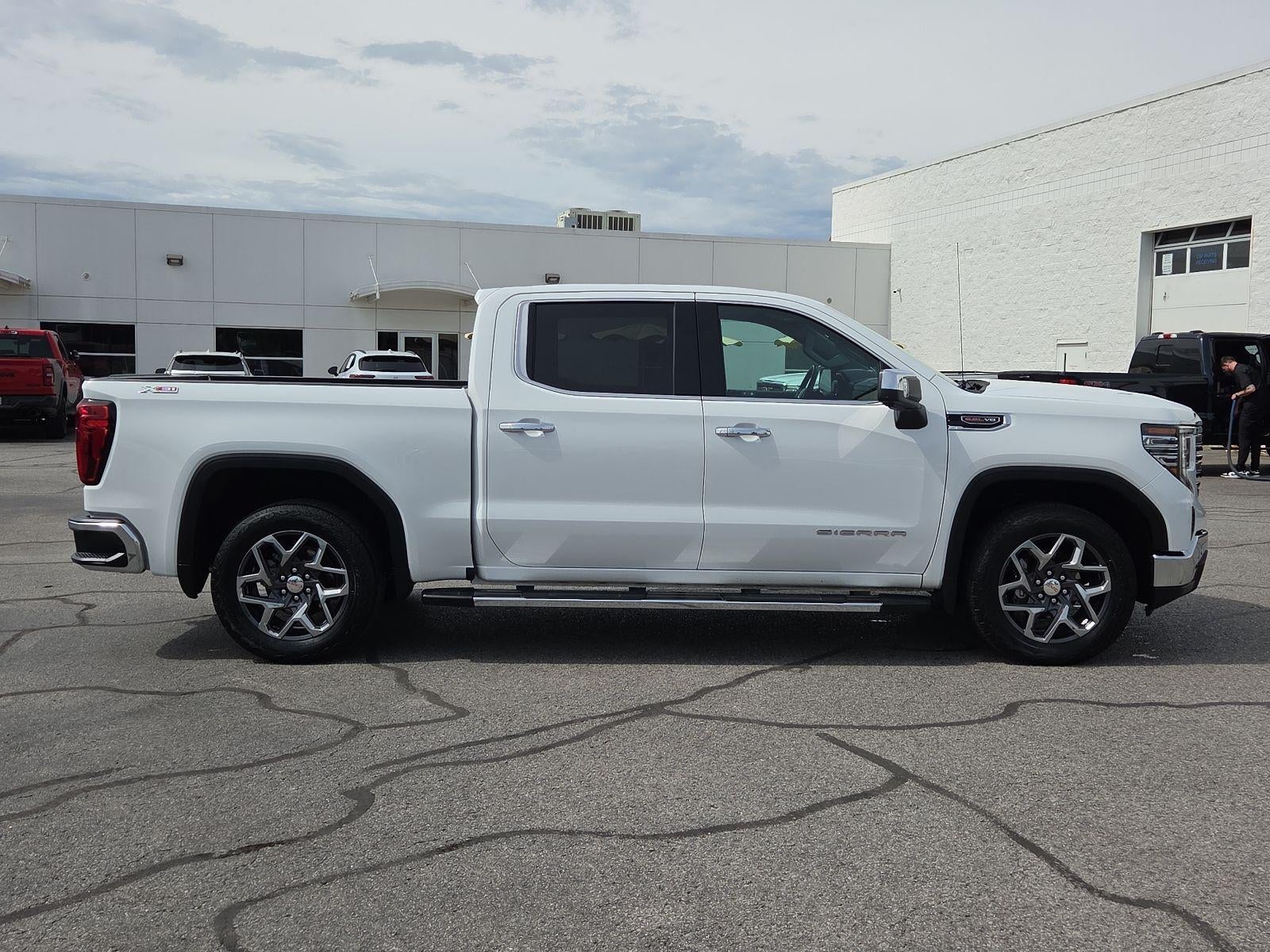 2024 GMC Sierra 1500 SLT