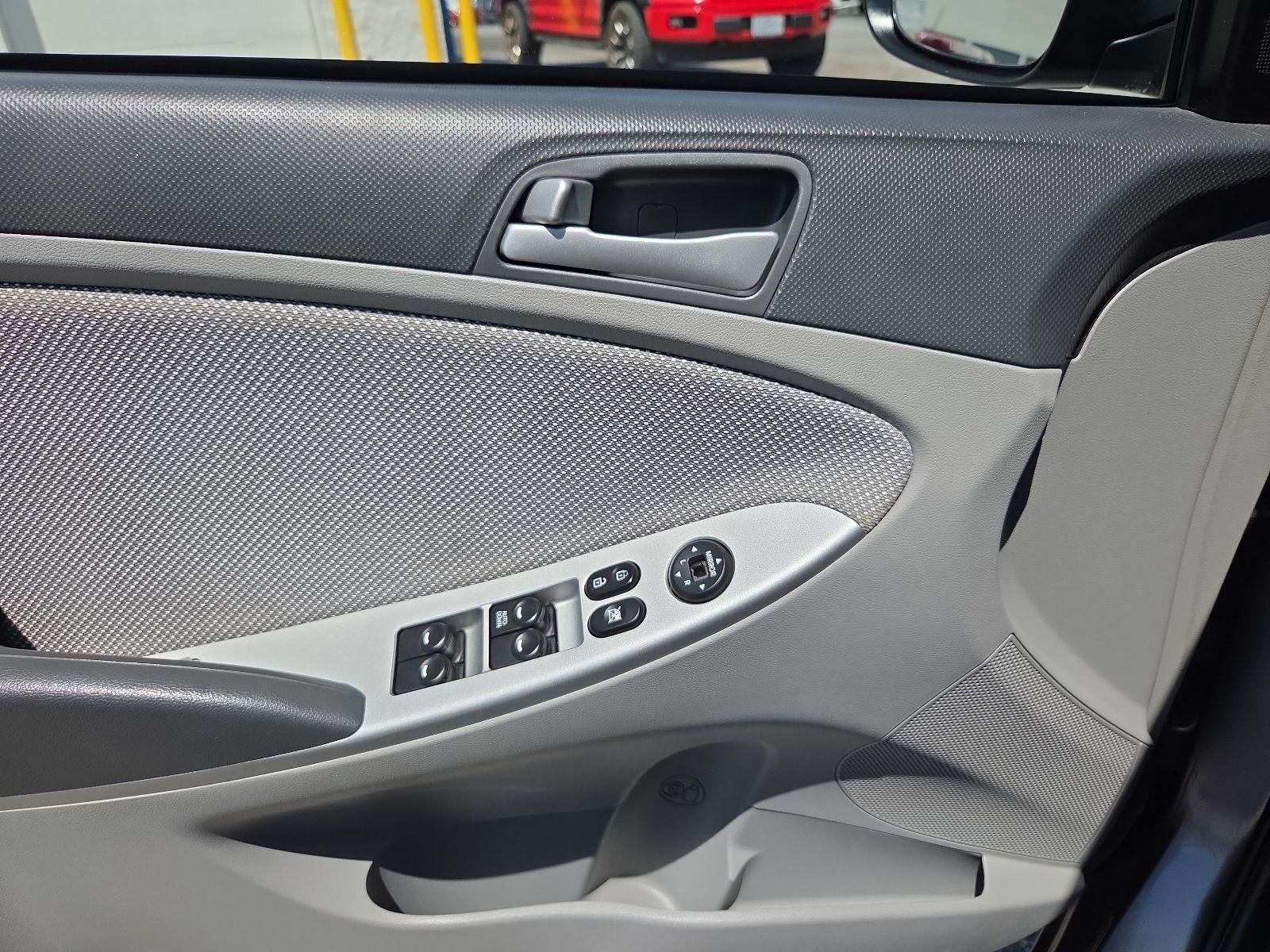 2013 Hyundai Accent GLS
