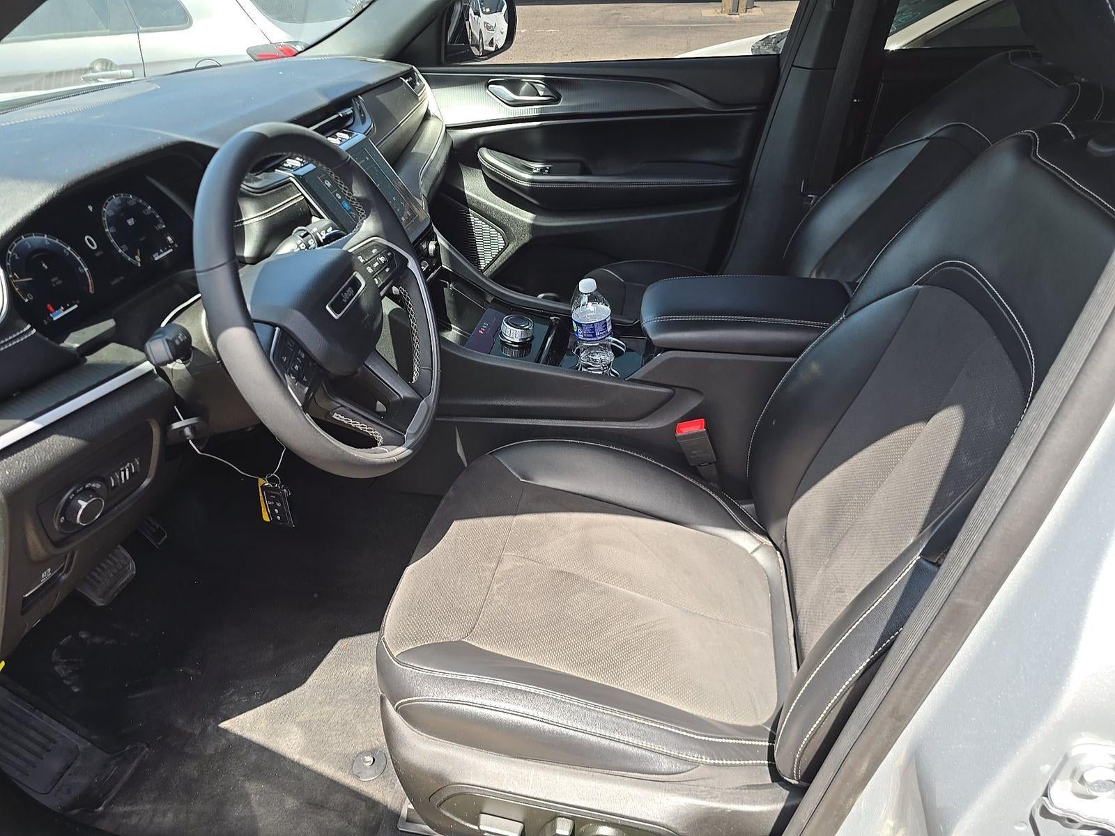 2023 Jeep Grand Cherokee L Altitude 4x4