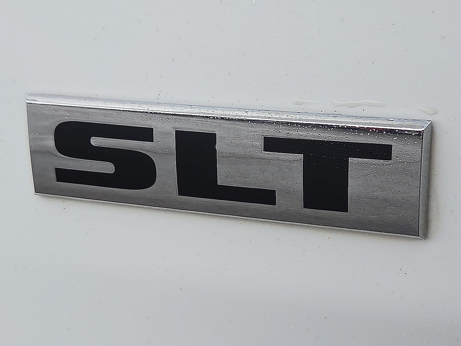 2023 RAM 1500 Classic SLT Crew Cab 4x2 5'7" Box