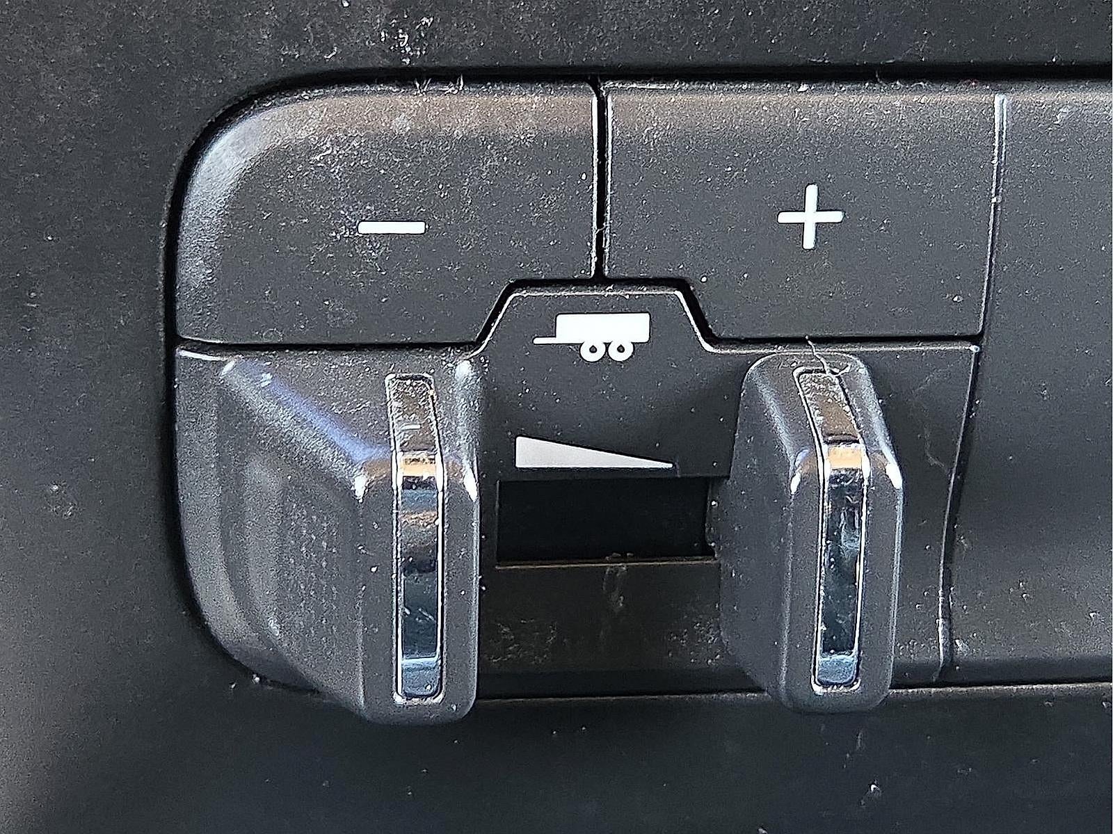 2017 RAM 1500 Big Horn Crew Cab 4x4 5'7" Box