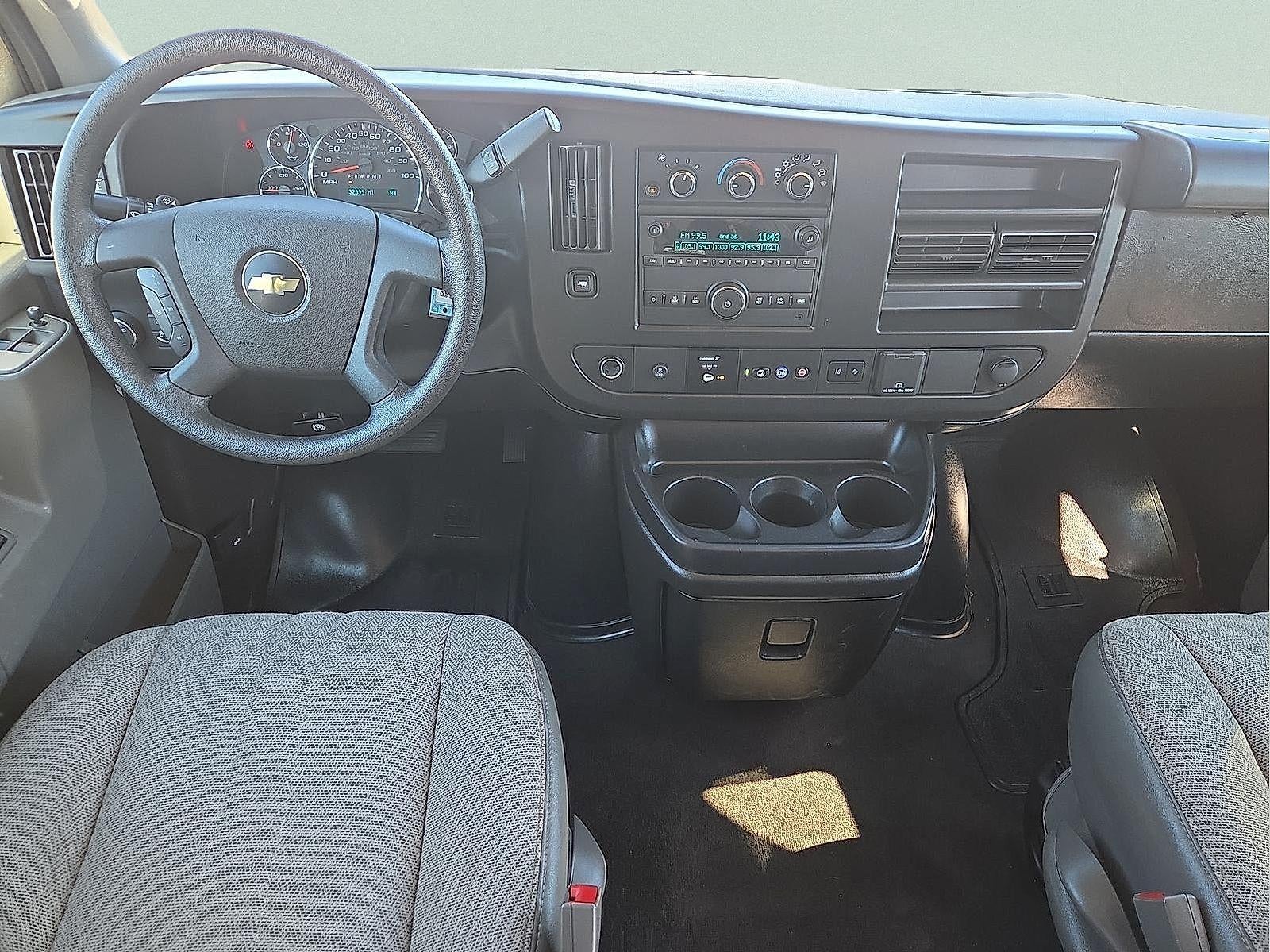 2023 Chevrolet Express Passenger 3500 1LT