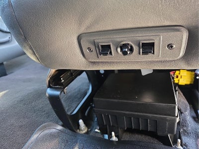 2023 Chevrolet Express Passenger 3500 1LT