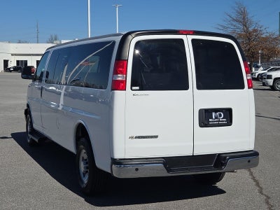 2023 Chevrolet Express Passenger 3500 1LT