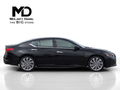 2023 Nissan Altima SL FWD