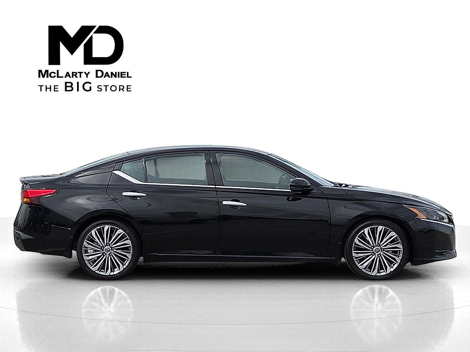 2023 Nissan Altima SL FWD