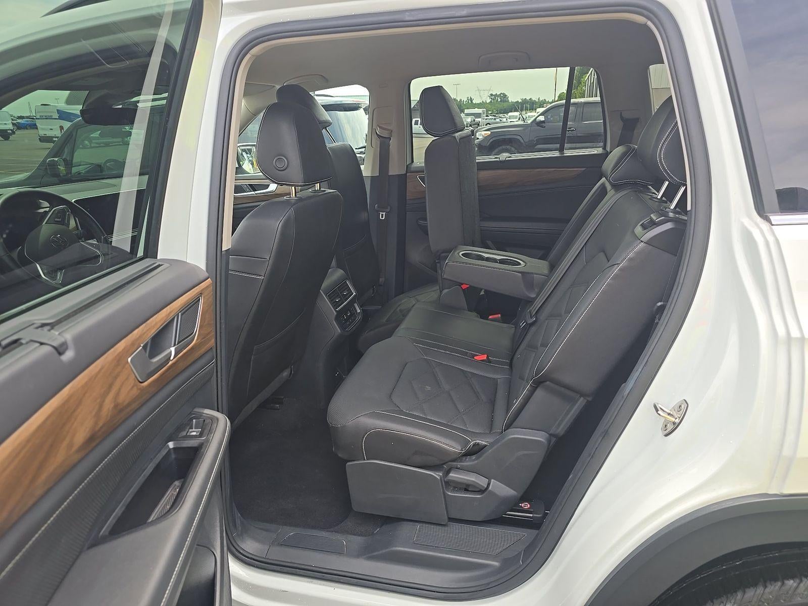 2025 Volkswagen Atlas 2.0T SE w/Technology