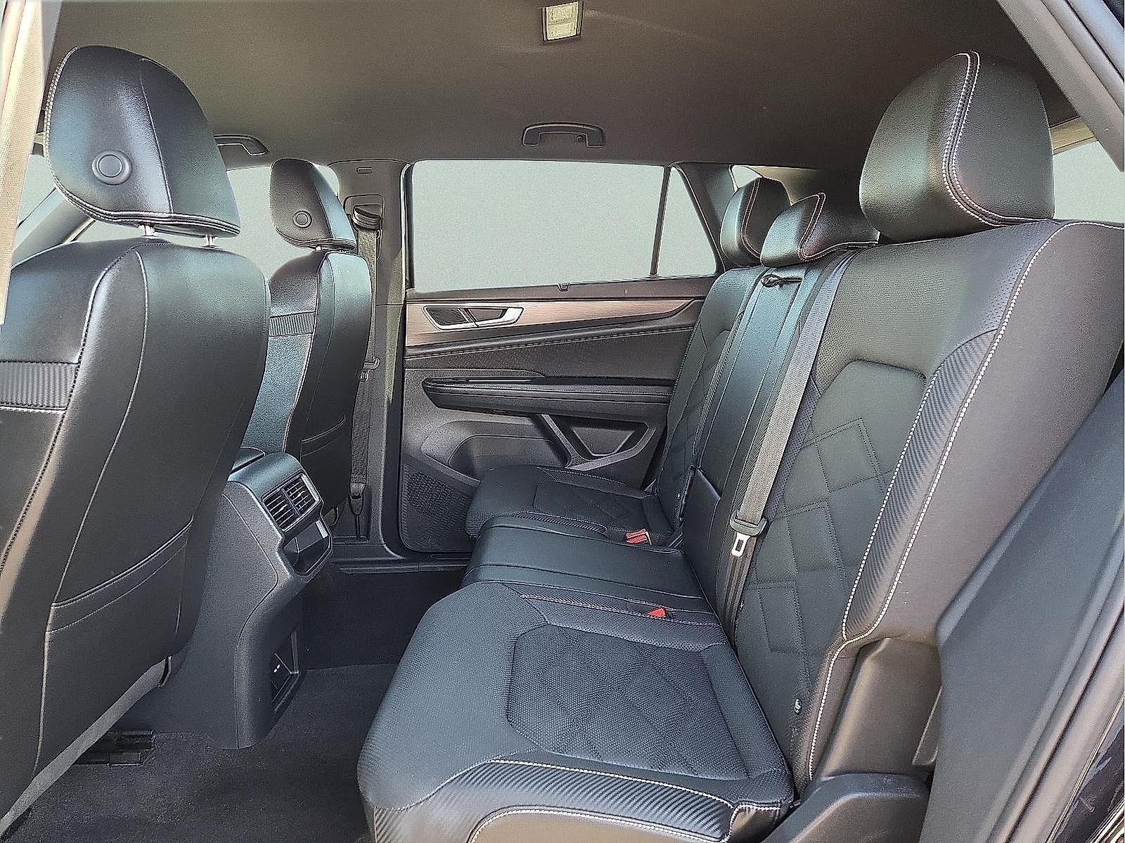 2024 Volkswagen Atlas Cross Sport 2.0T SE w/Technology