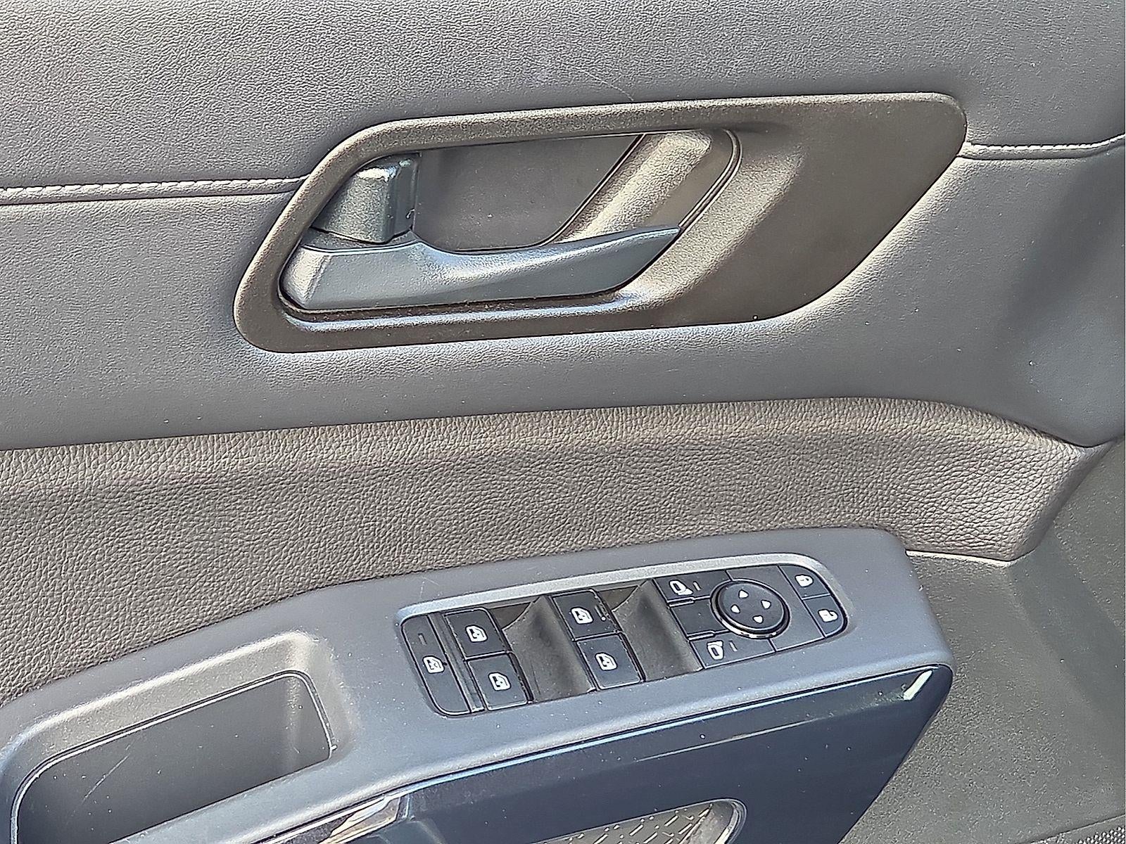 2025 Nissan Pathfinder SV FWD