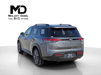 2024 Nissan Pathfinder SV