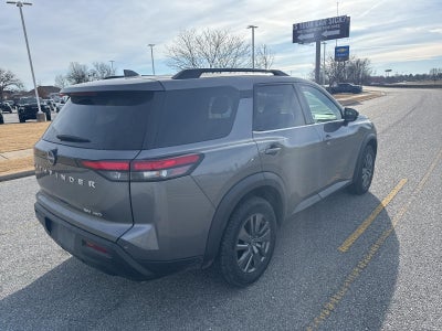 2024 Nissan Pathfinder SV