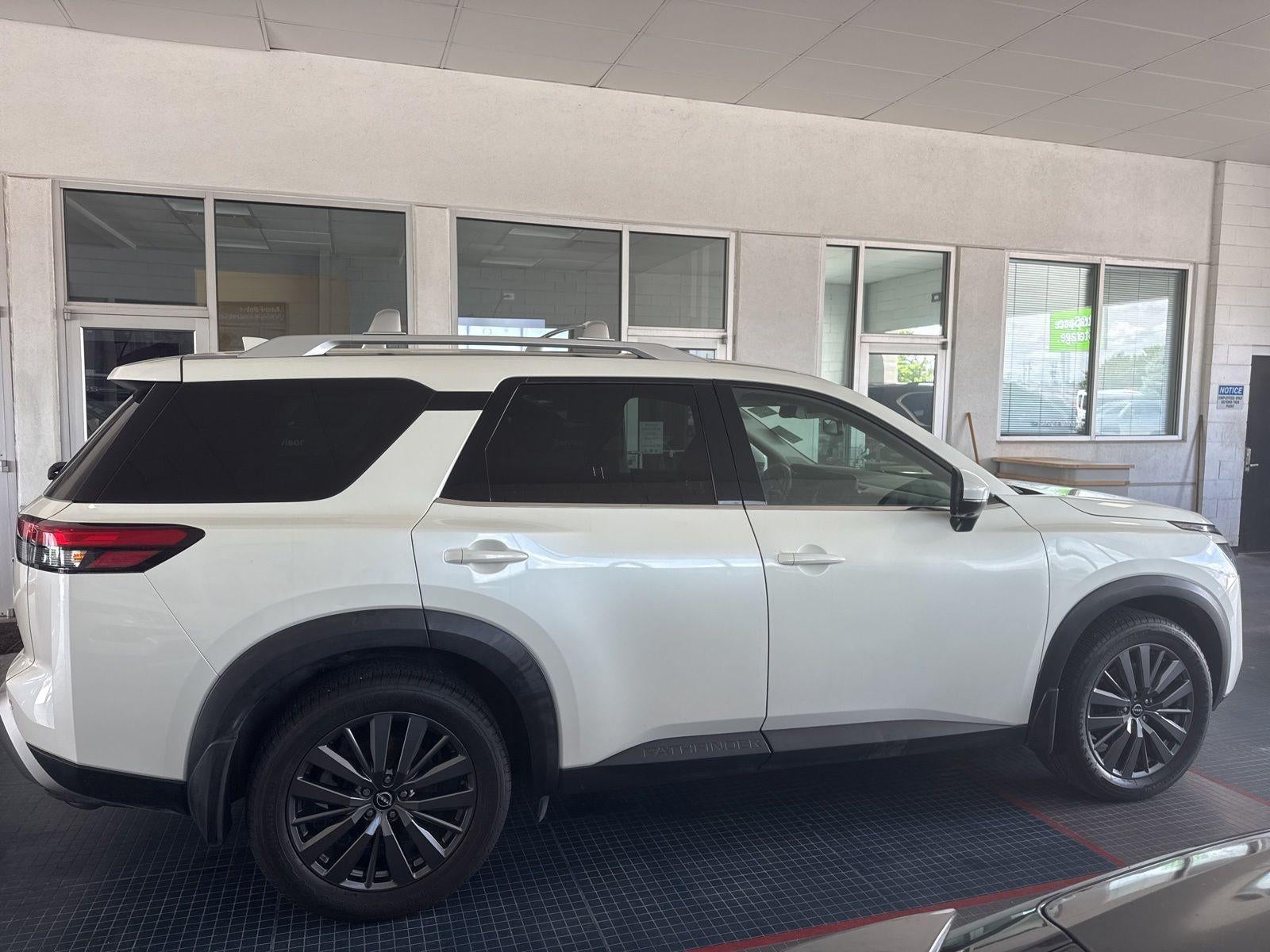 2022 Nissan Pathfinder SL 2WD