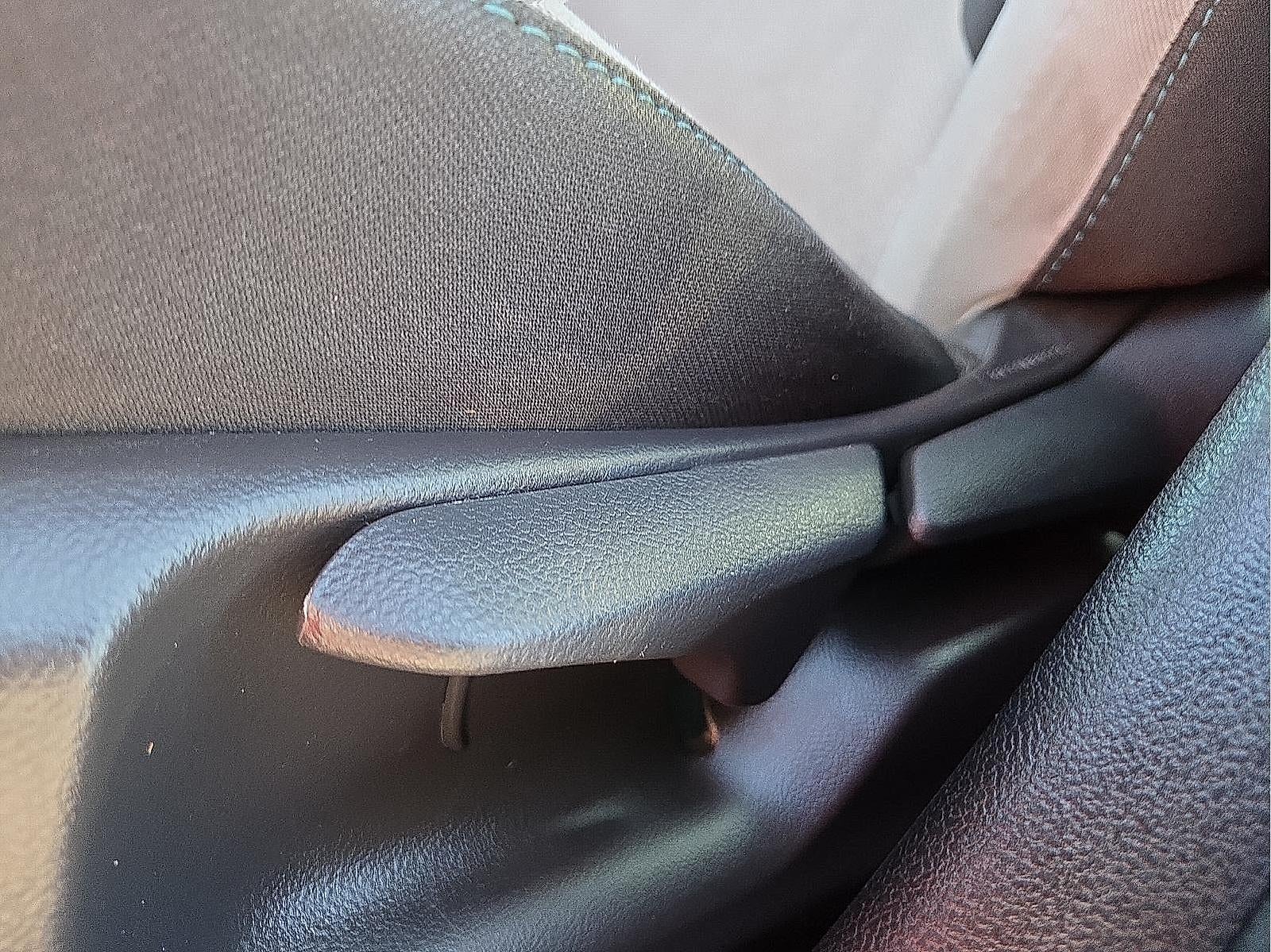 2022 Toyota Prius L Eco