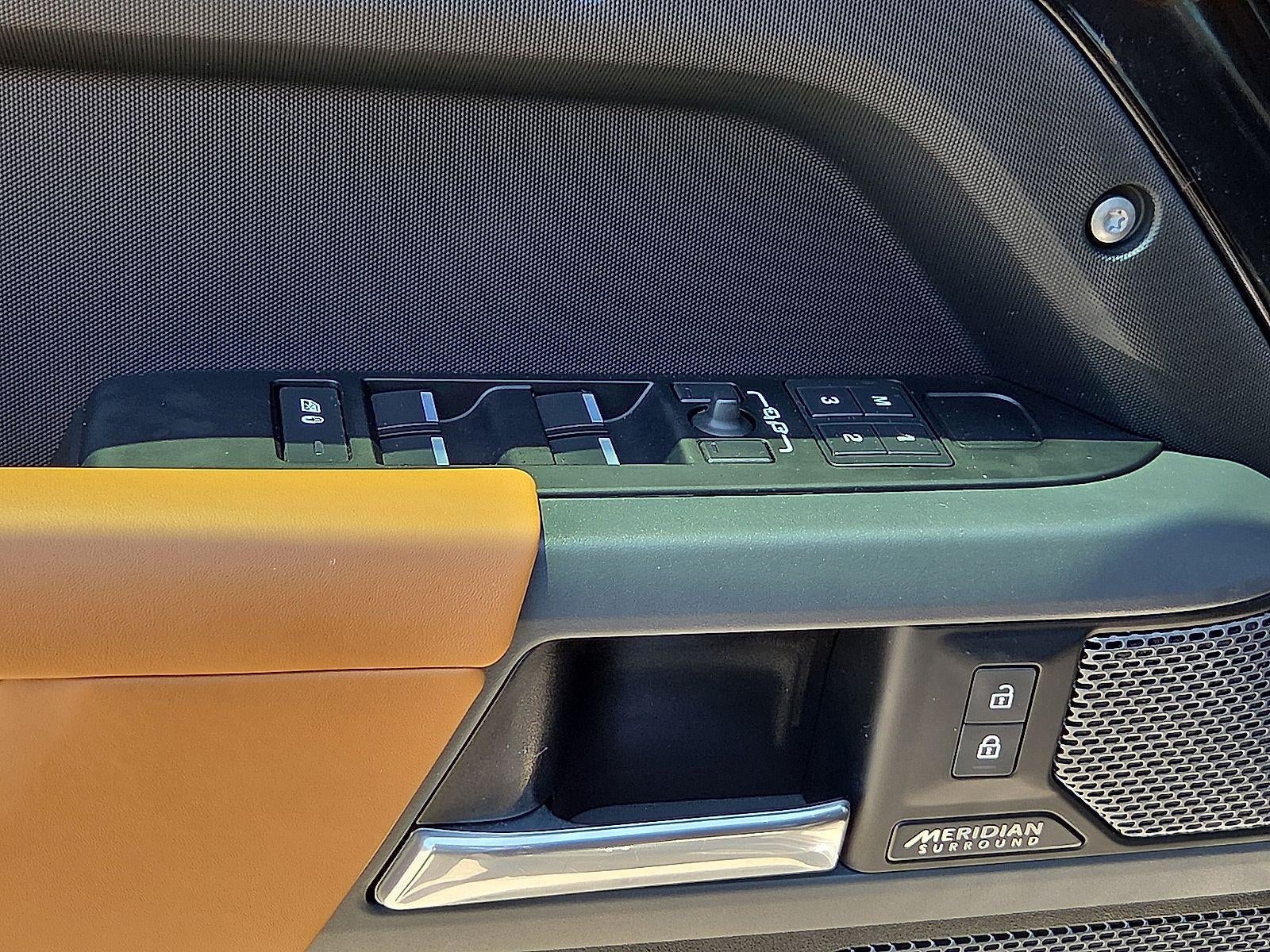 2023 Land Rover Defender 110 X-Dynamic SE