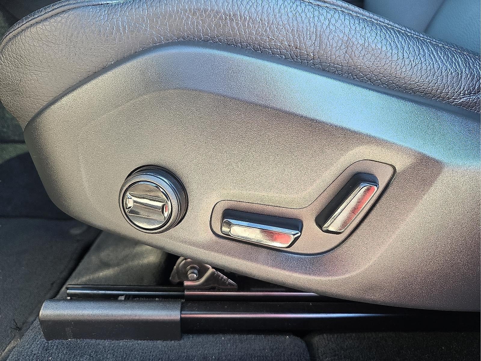 2025 Volvo XC60 Plus