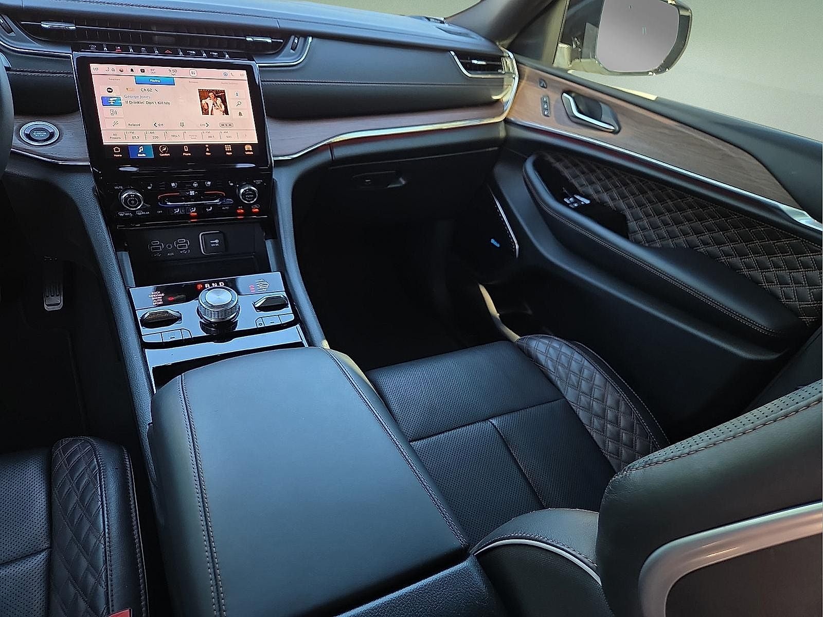 2023 Jeep Grand Cherokee Summit