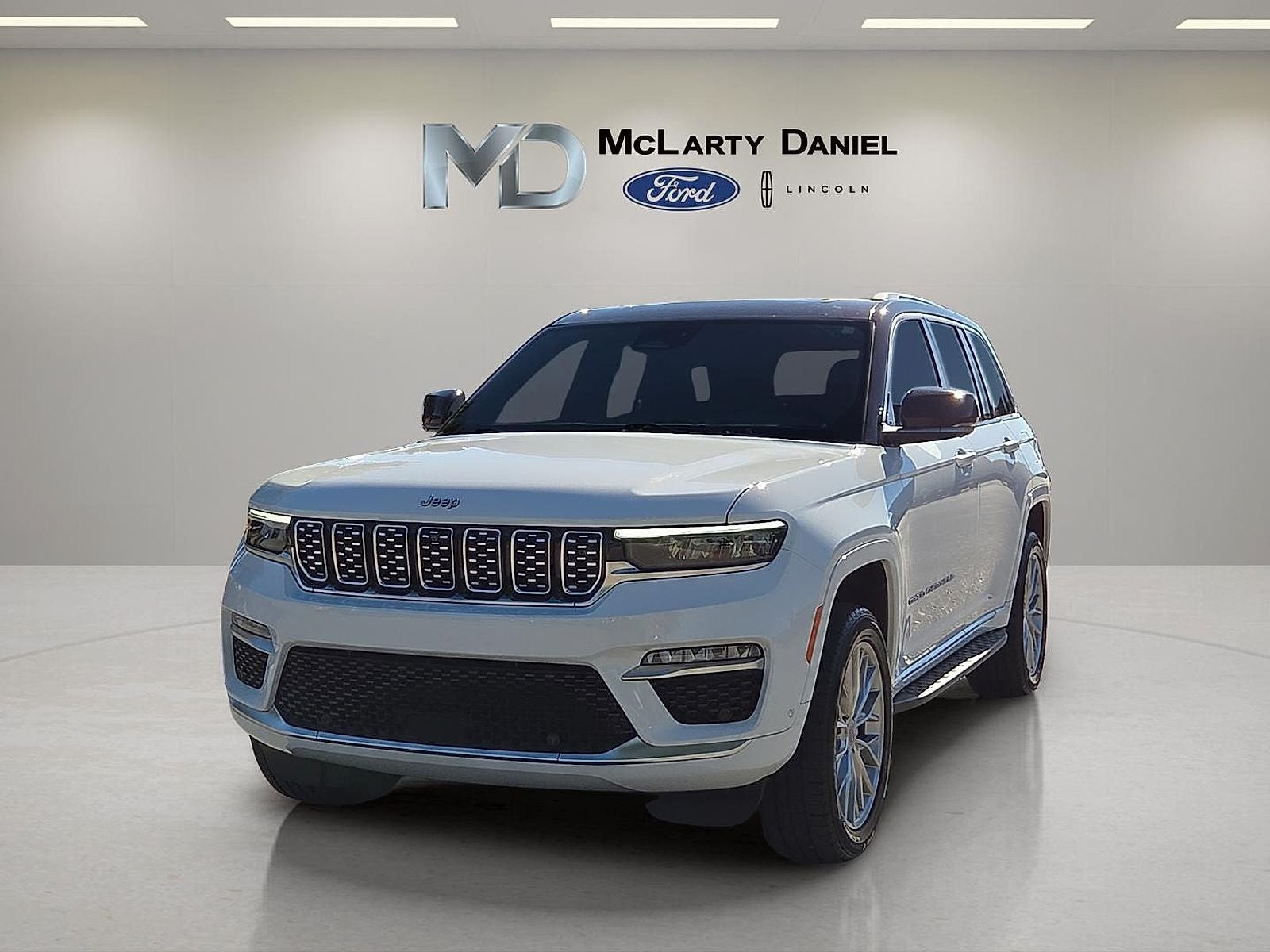 2023 Jeep Grand Cherokee Summit