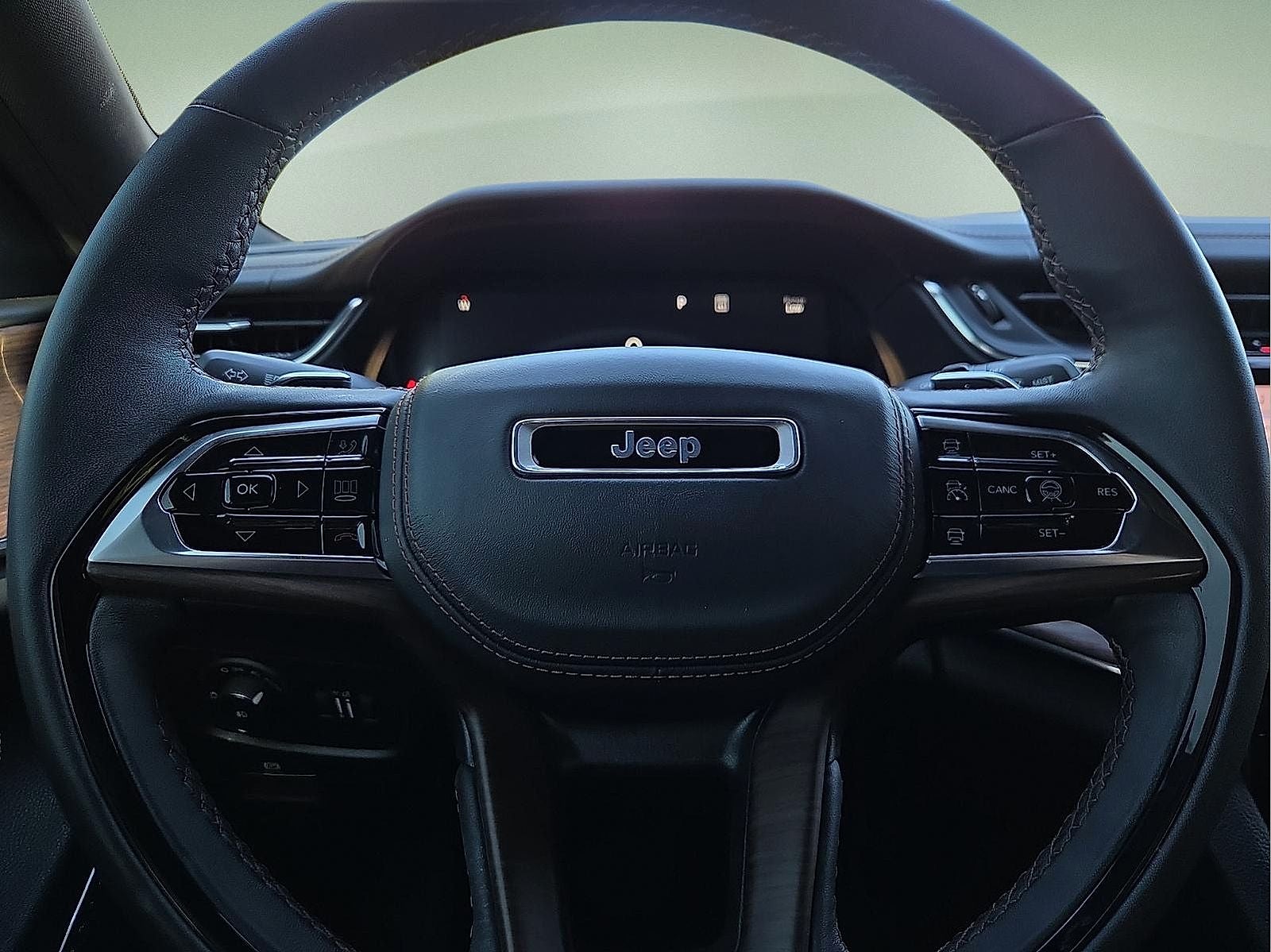 2023 Jeep Grand Cherokee Summit