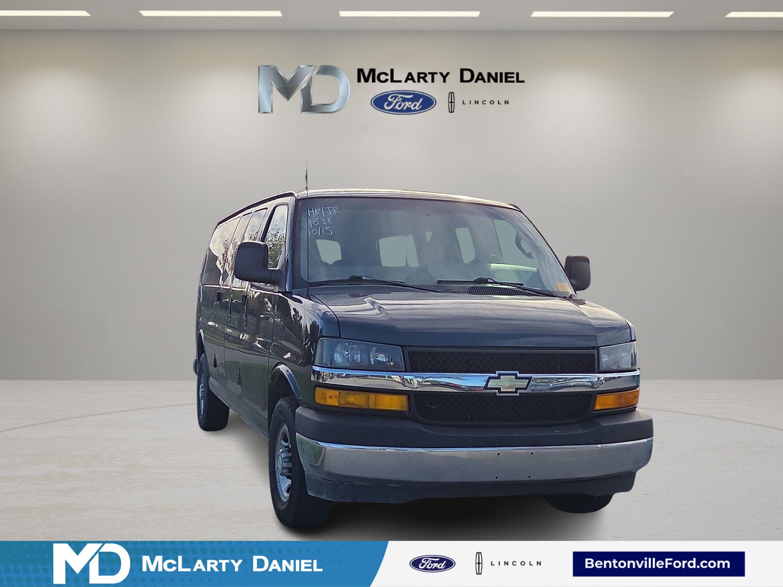 2018 Chevrolet Express Passenger LT