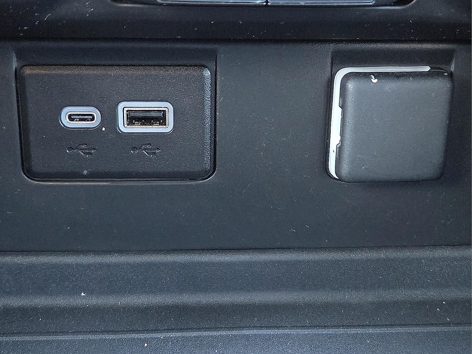 2024 Chevrolet Suburban LS