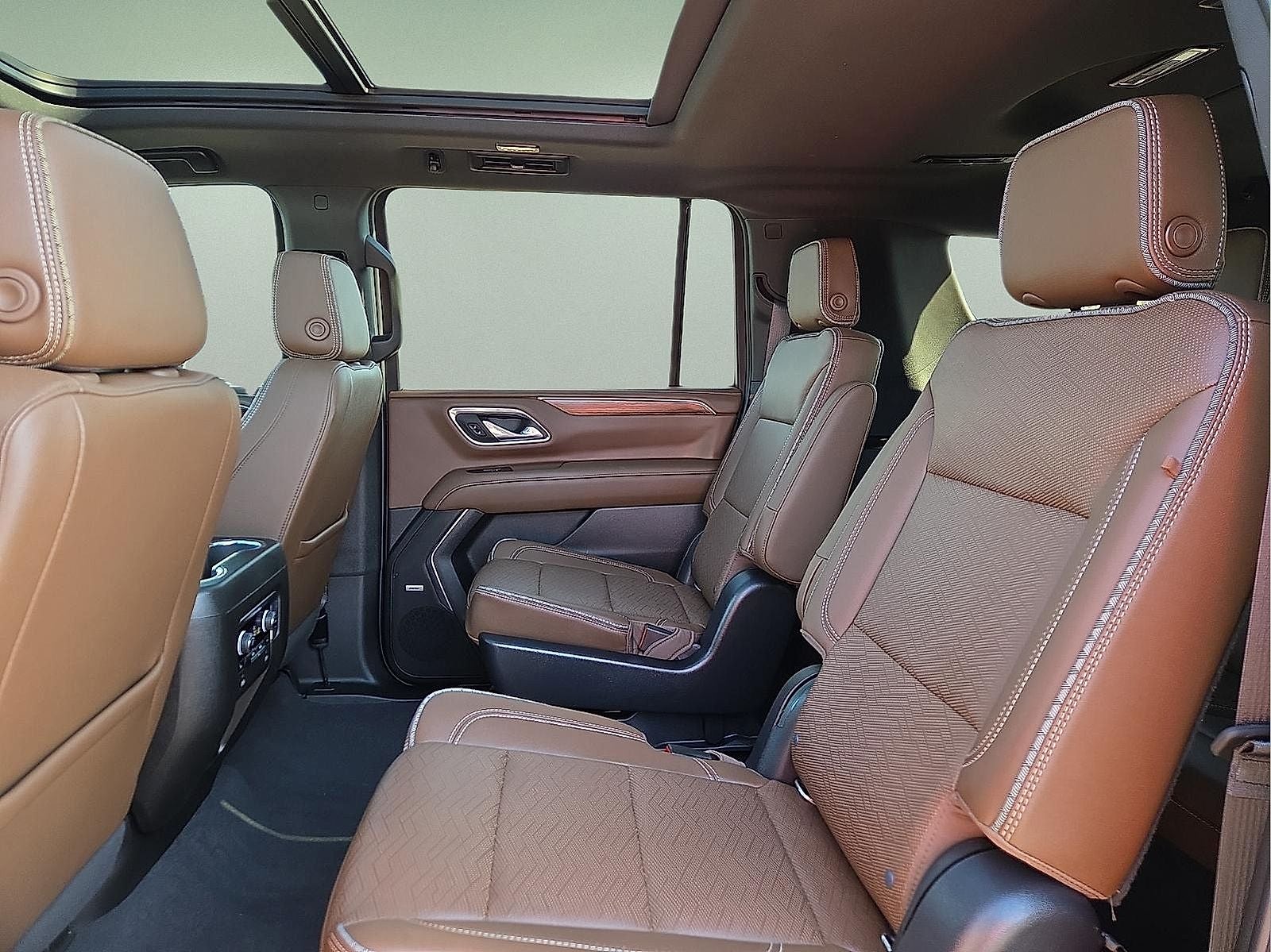 2022 Chevrolet Suburban High Country