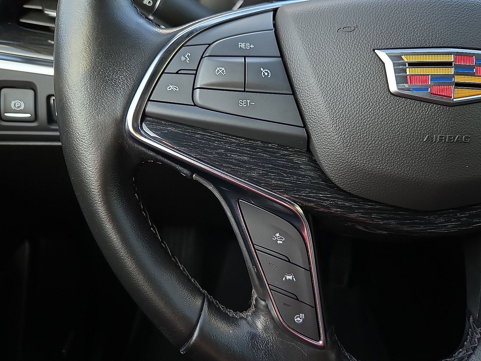 2022 Cadillac XT5 Premium Luxury