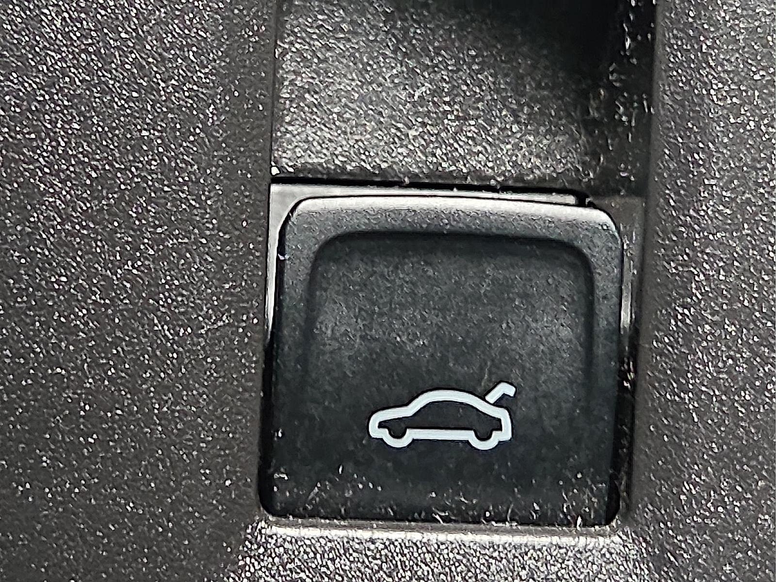 2022 Volkswagen Atlas Cross Sport 3.6L V6 SEL Premium R-Line