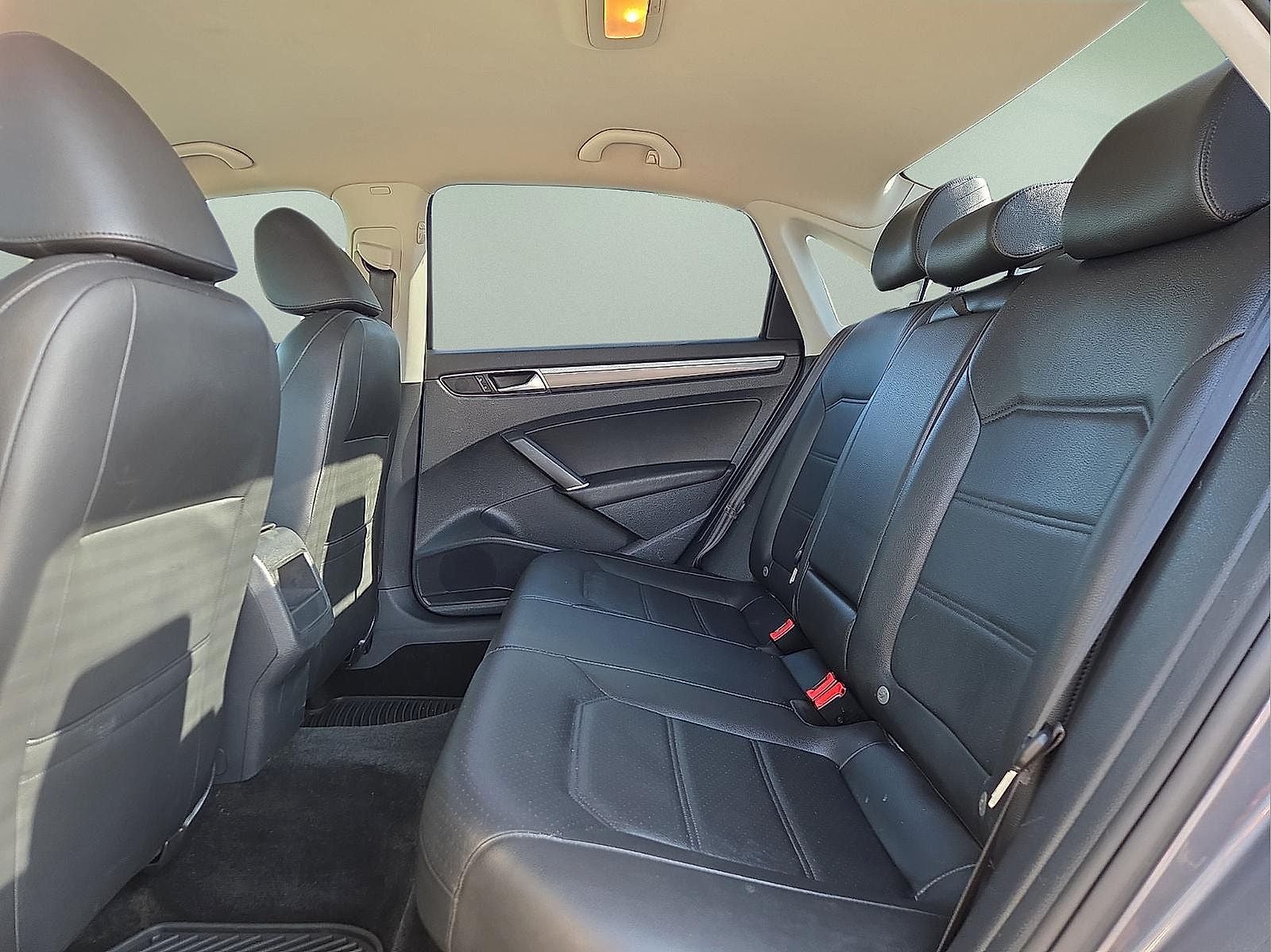 2017 Volkswagen Passat 1.8T R-Line