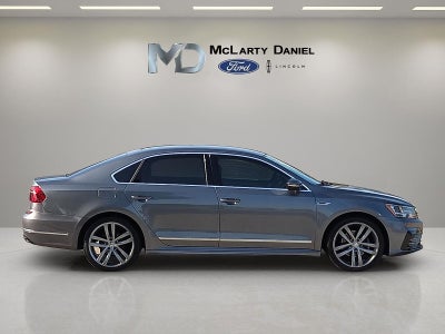 2017 Volkswagen Passat 1.8T R-Line