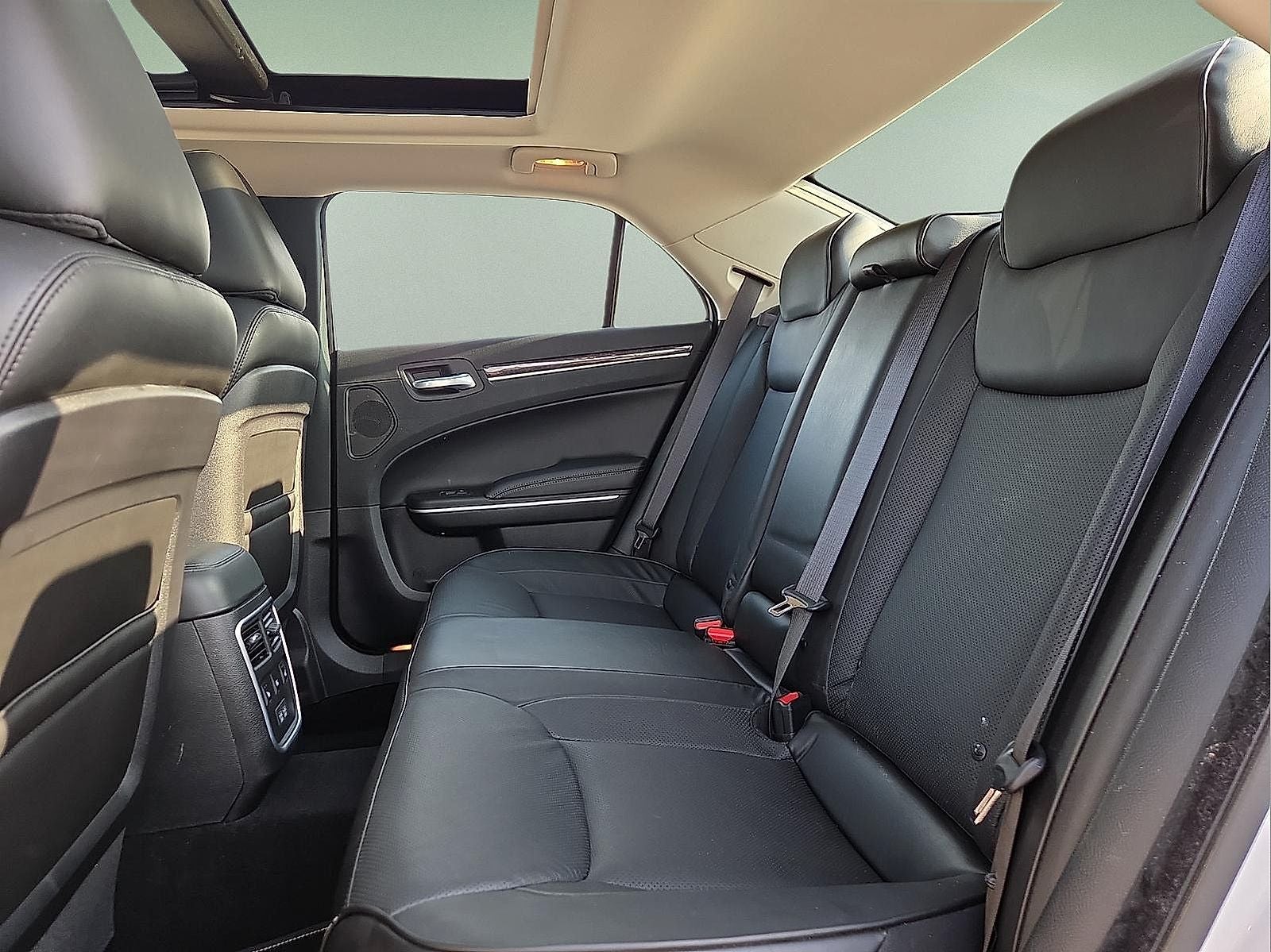 2022 Chrysler 300 Touring
