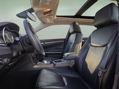 2022 Chrysler 300 Touring