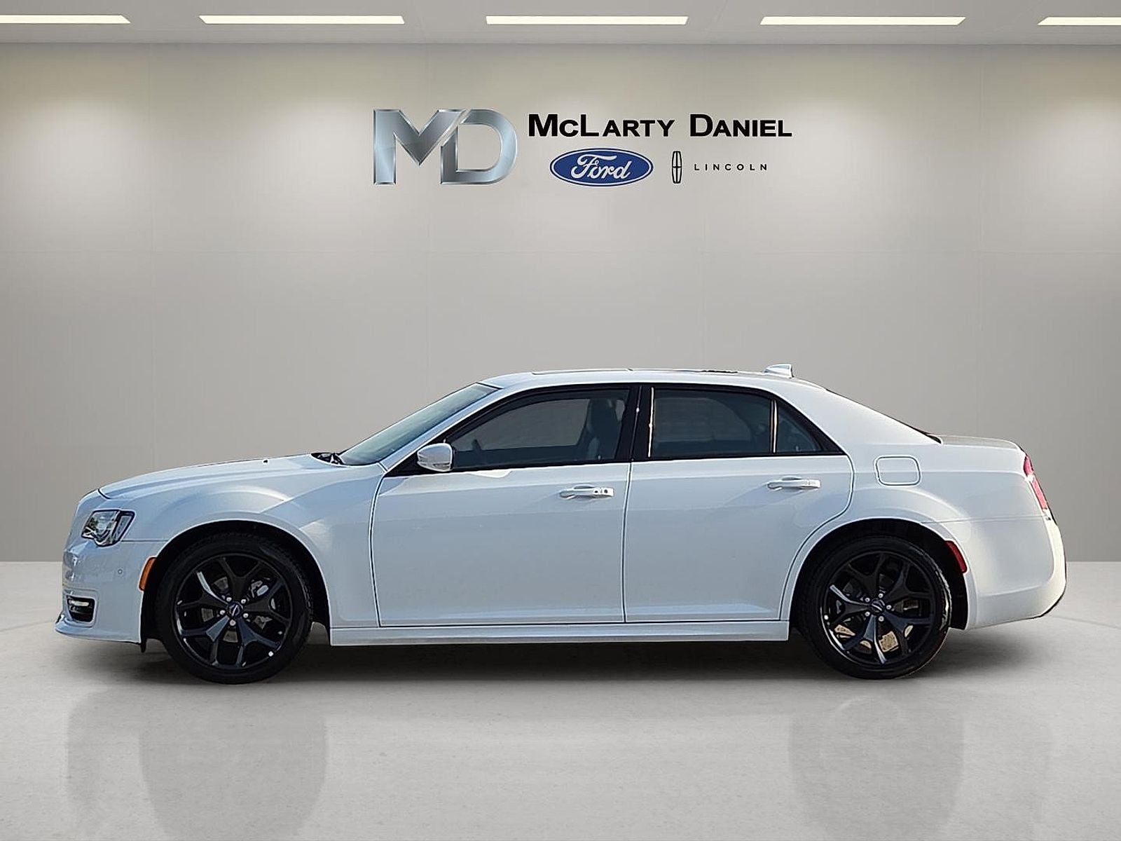 2022 Chrysler 300 Touring