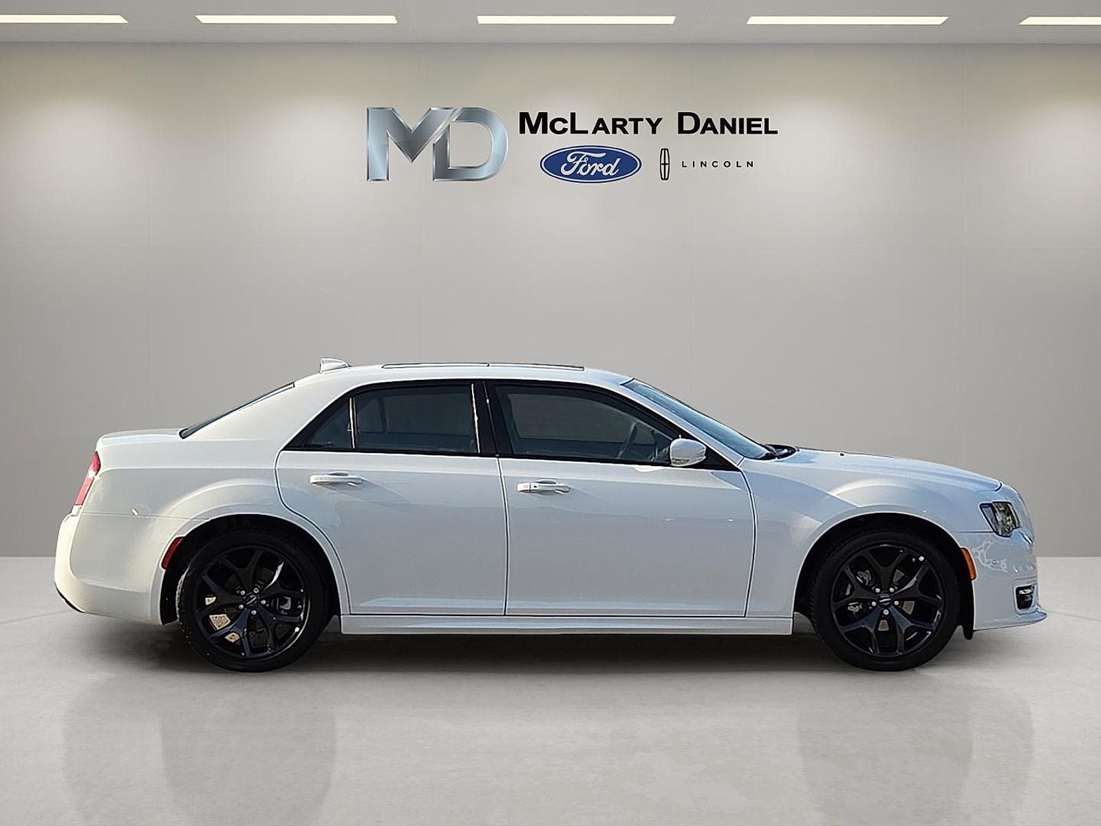 2022 Chrysler 300 Touring
