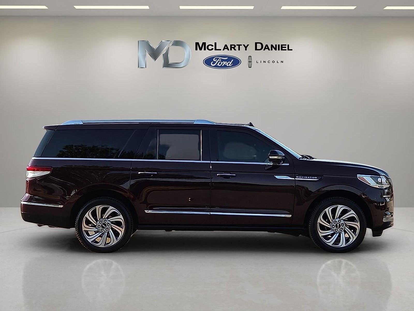 2023 Lincoln Navigator L Reserve