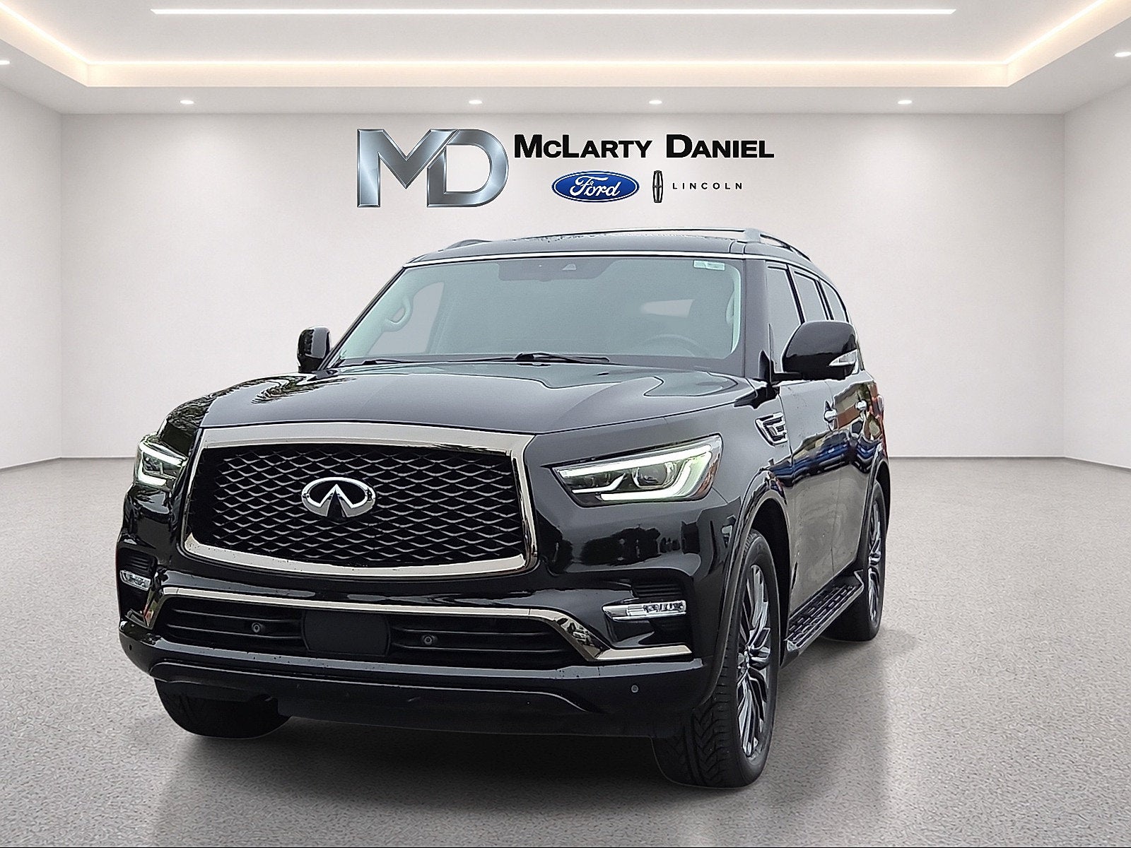 2022 INFINITI QX80 Premium Select