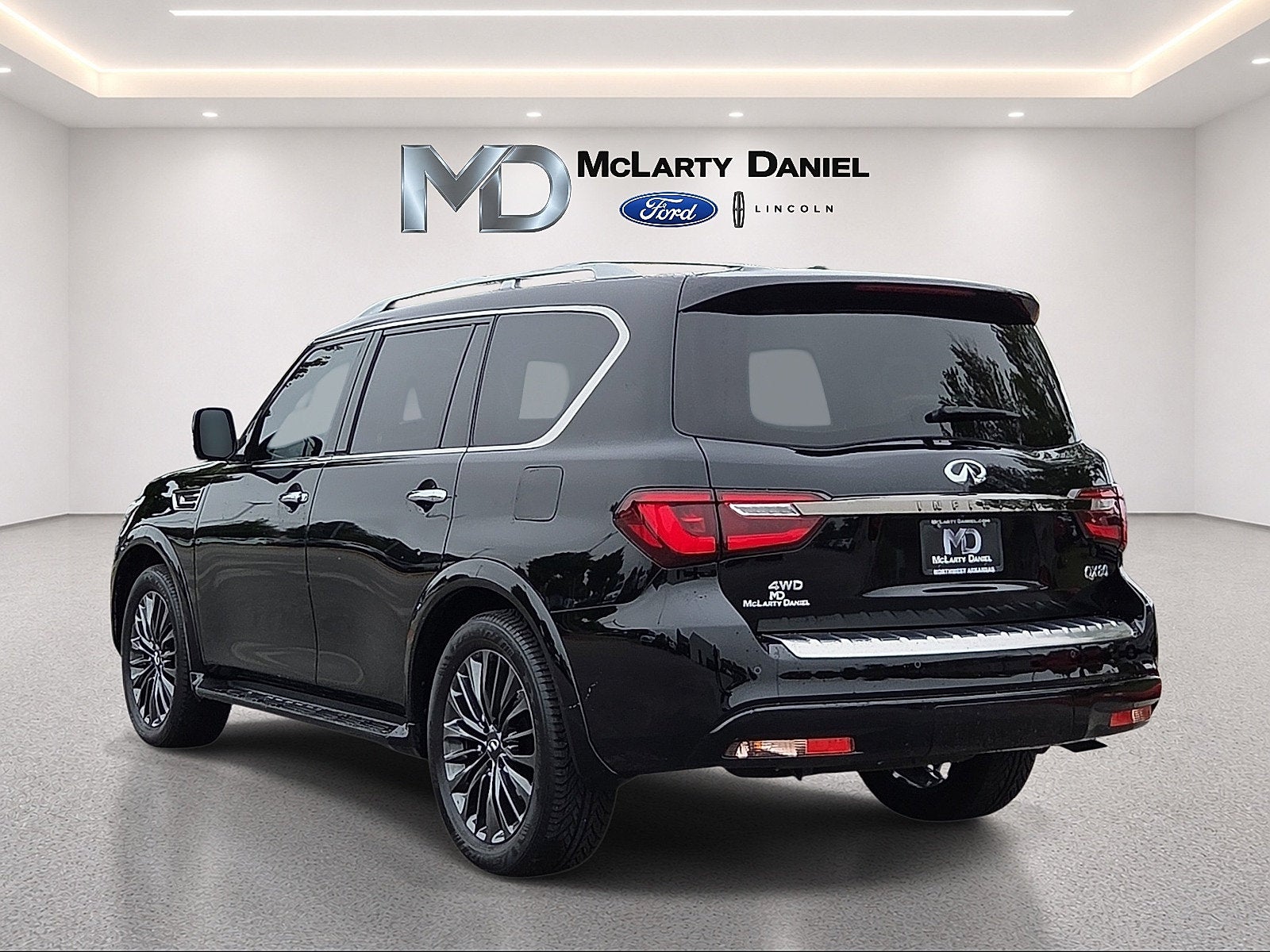 2022 INFINITI QX80 Premium Select