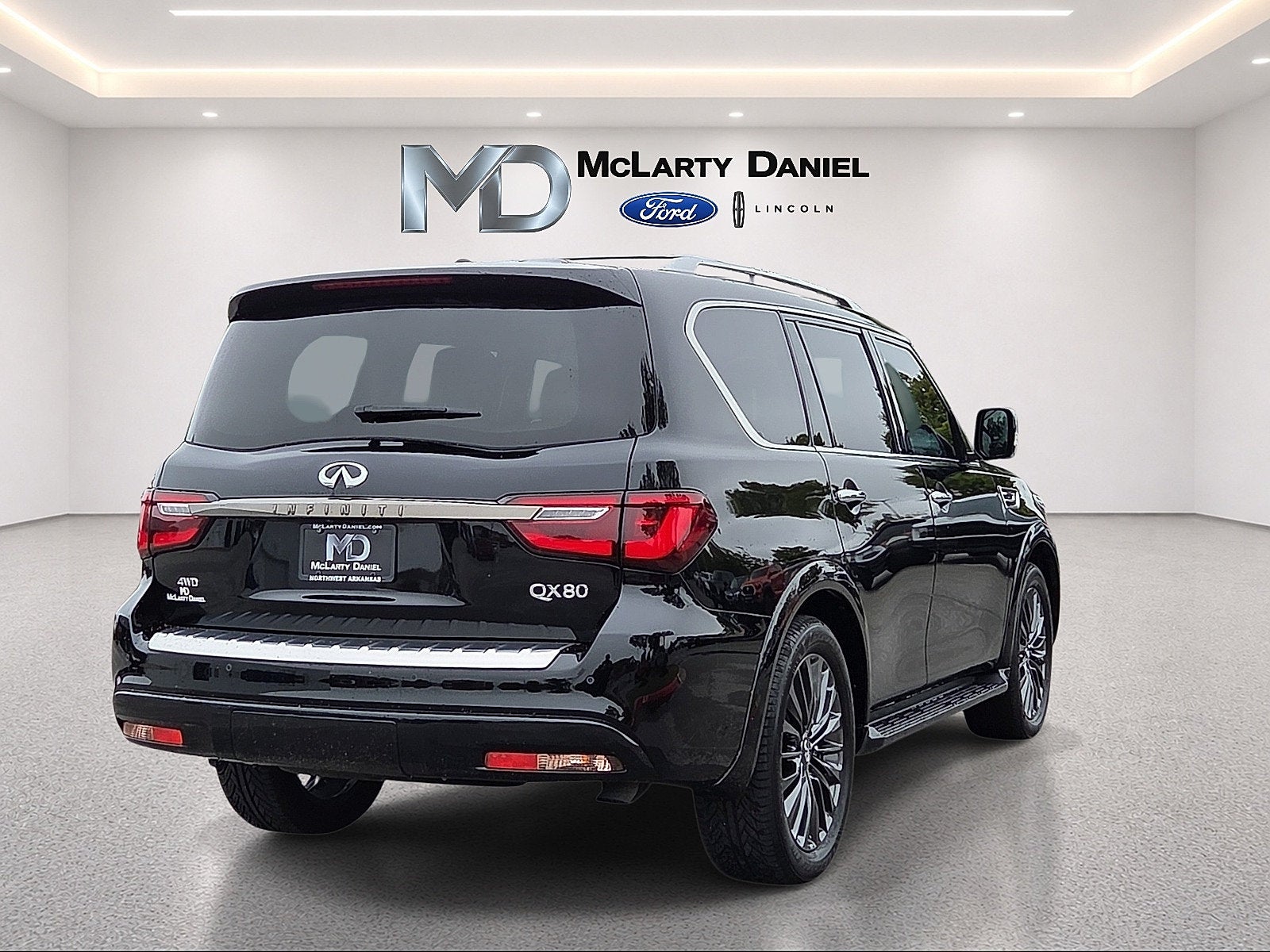 2022 INFINITI QX80 Premium Select