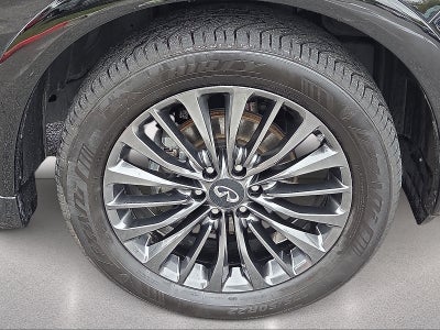 2022 INFINITI QX80 Premium Select