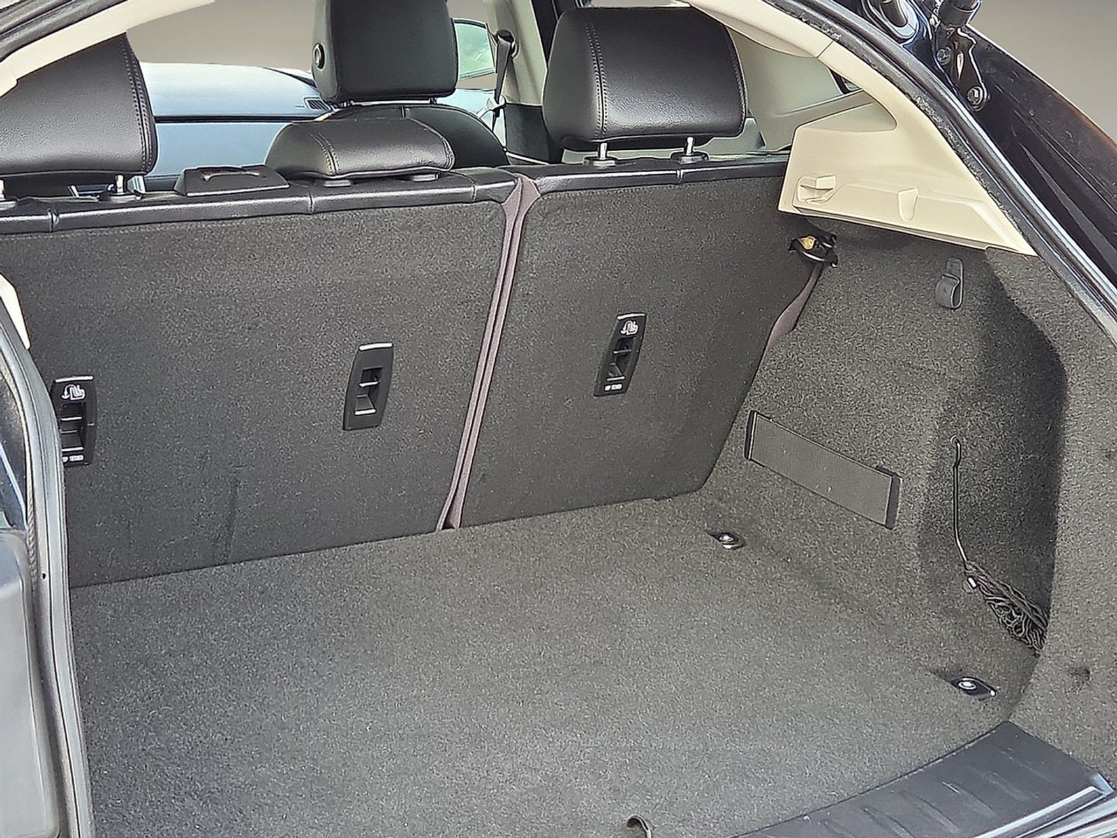 2020 Jaguar E-PACE Base