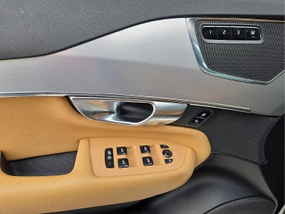 2018 Volvo XC90 T6 Momentum