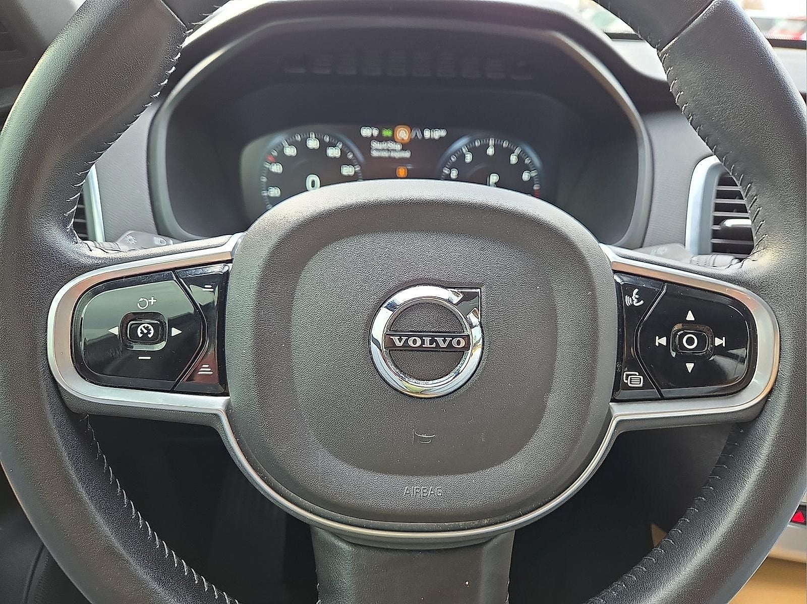 2018 Volvo XC90 T6 Momentum