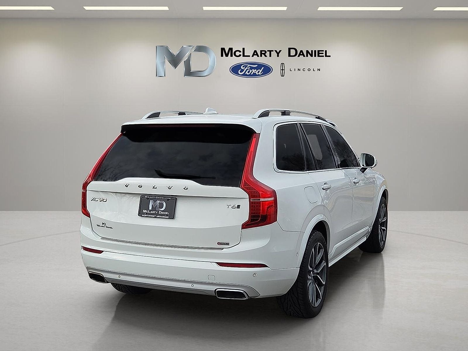 2018 Volvo XC90 T6 Momentum