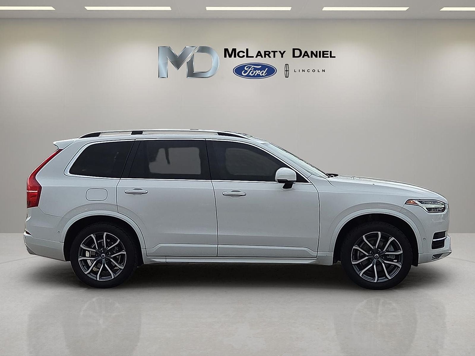 2018 Volvo XC90 T6 Momentum