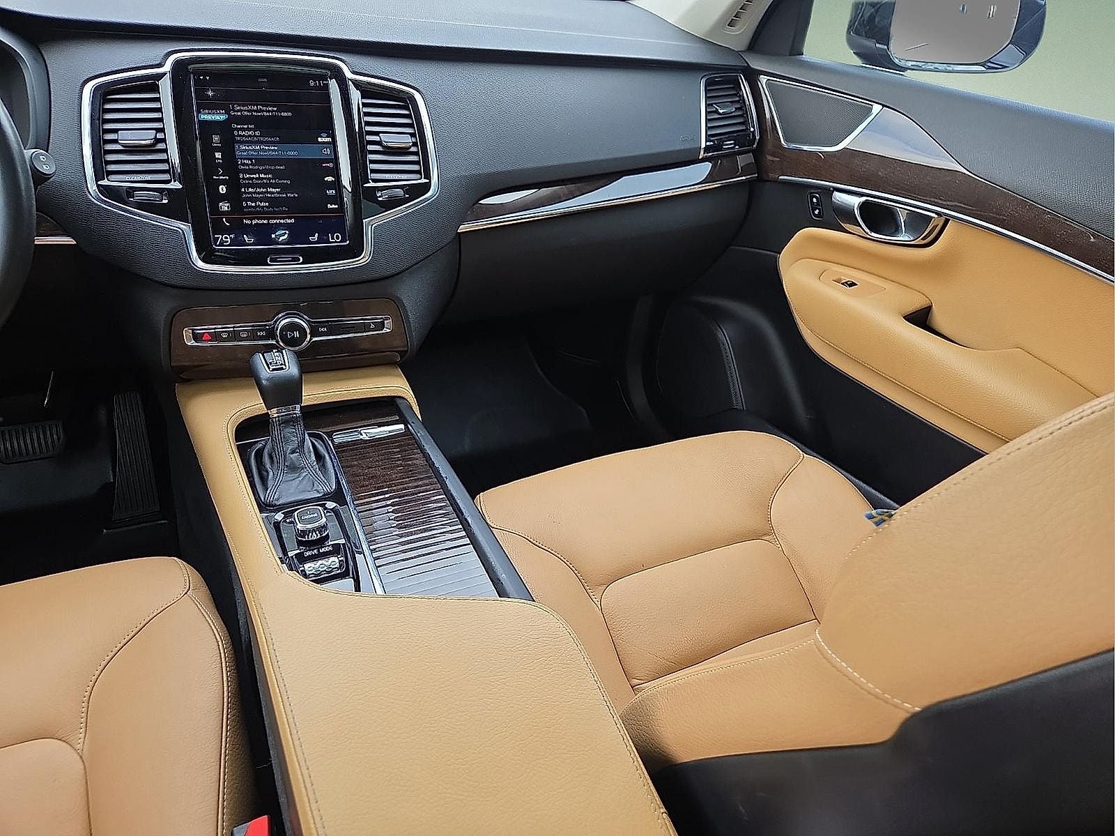 2016 Volvo XC90 T6 Momentum
