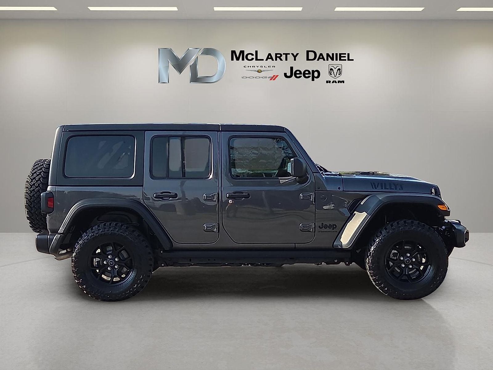 2025 Jeep Wrangler 4-Door Willys 4x4
