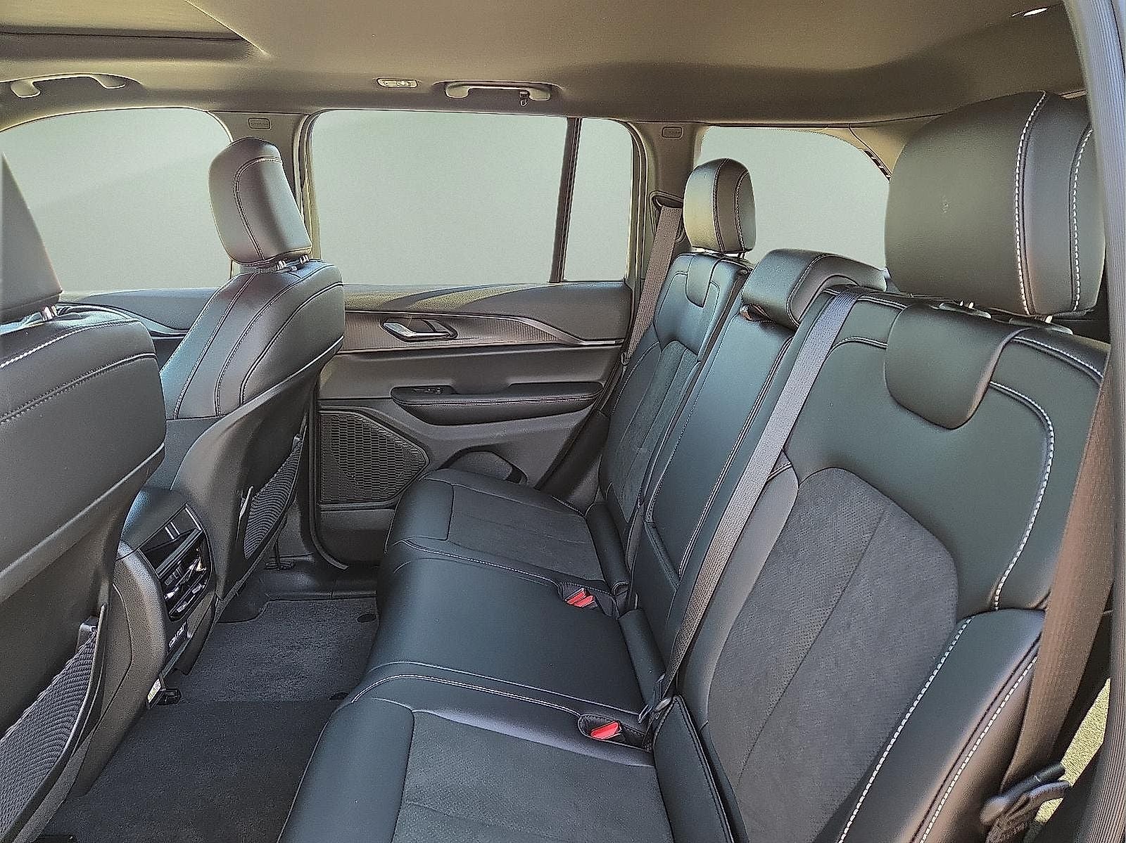 2025 Jeep Grand Cherokee Altitude X 4x4