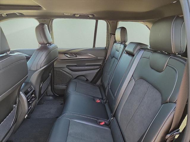 2025 Jeep Grand Cherokee Altitude X 4x4